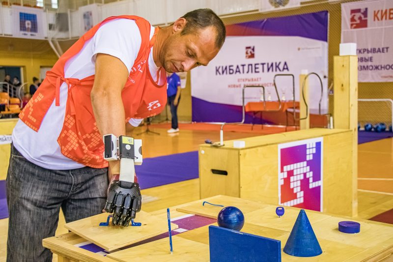 Бионические протезы рук по ИПРА: стартап из Великого Новгорода представил инновационные средства реабилитации