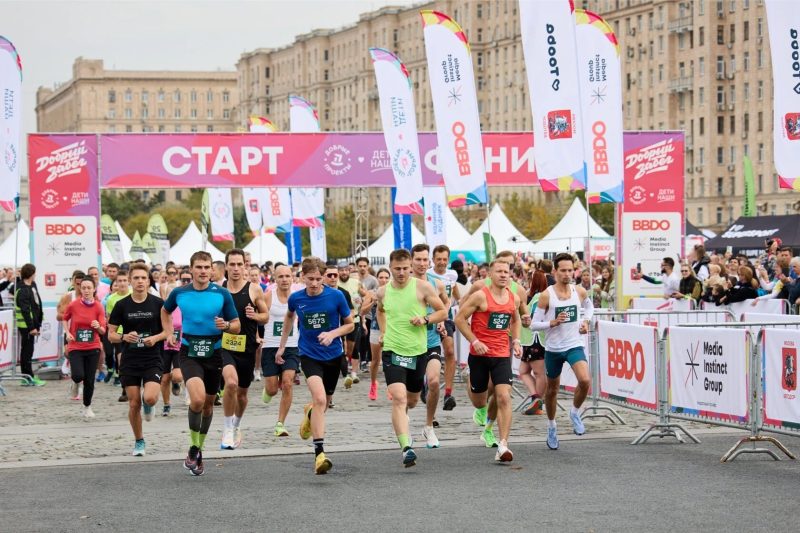 Беги со смыслом: москвичей приглашают на забег в помощь неслышащим детям