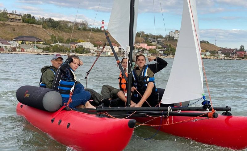 Фонд президентских грантов поддержал проект из Запорожской области по развитию инклюзивного парусного спорта на Азовском море