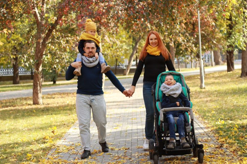 В Госдуме предложили соцгарантии для родителей детей на реабилитации