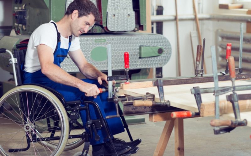 Квоты на трудоустройство инвалидов расширят на все филиалы компаний